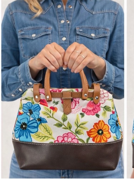 Handbags - 🌺Stunning Floral Hand Bag with Brown Trim